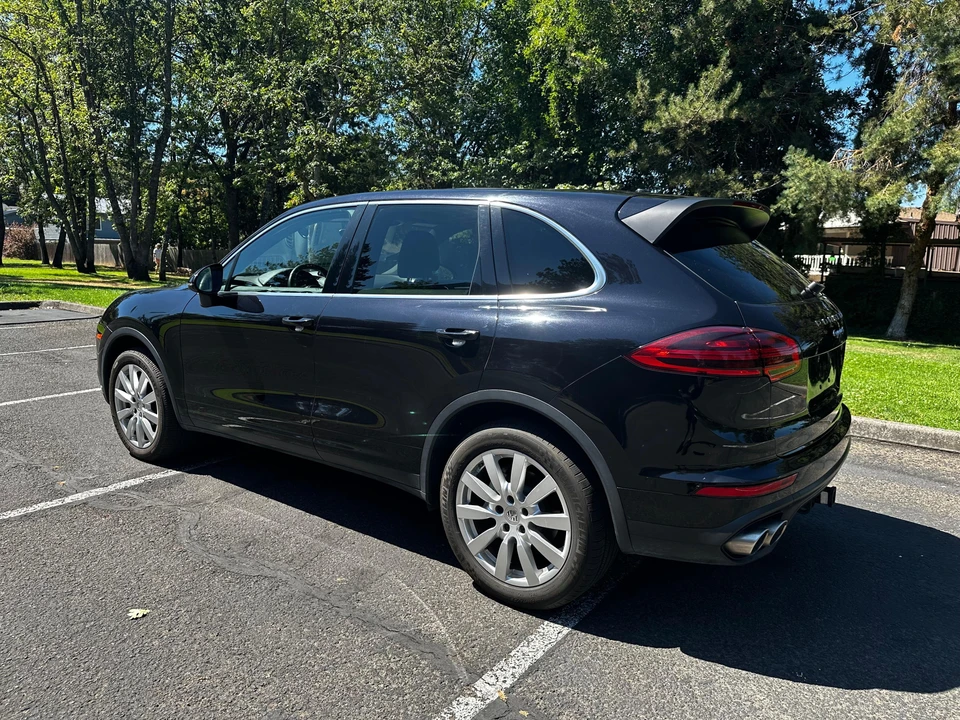 2015 Porsche 958 Cayenne S - Image 7 of 31