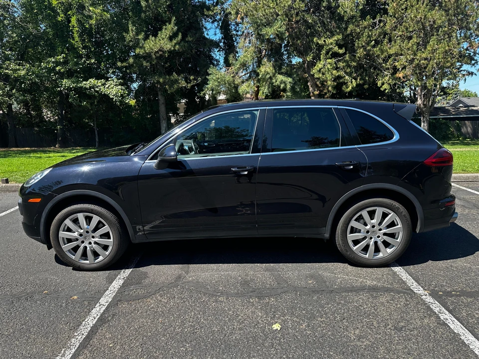 2015 Porsche 958 Cayenne S - Image 5 of 31