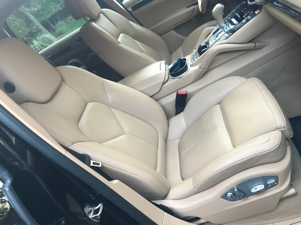 2015 Porsche 958 Cayenne S - Image 2 of 8