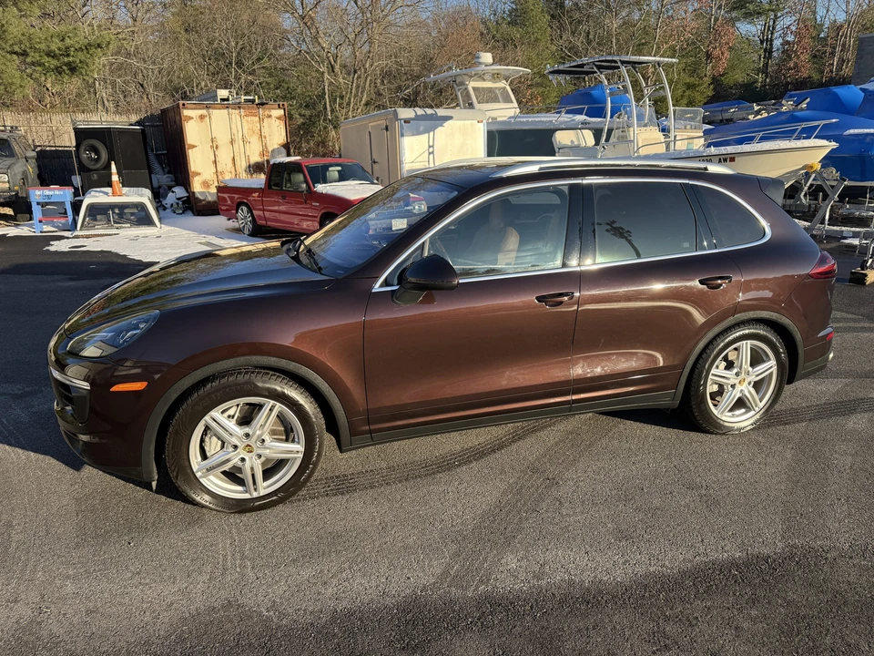 2015 Porsche 958 Cayenne S - Image 2 of 31