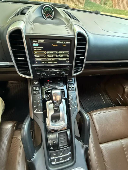 2015 Porsche 958 Cayenne S - Image 8 of 20
