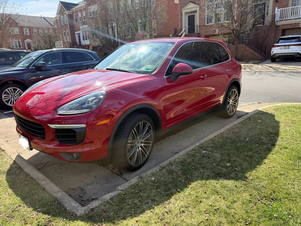 2015 Porsche 958 Cayenne S - Image 6 of 20