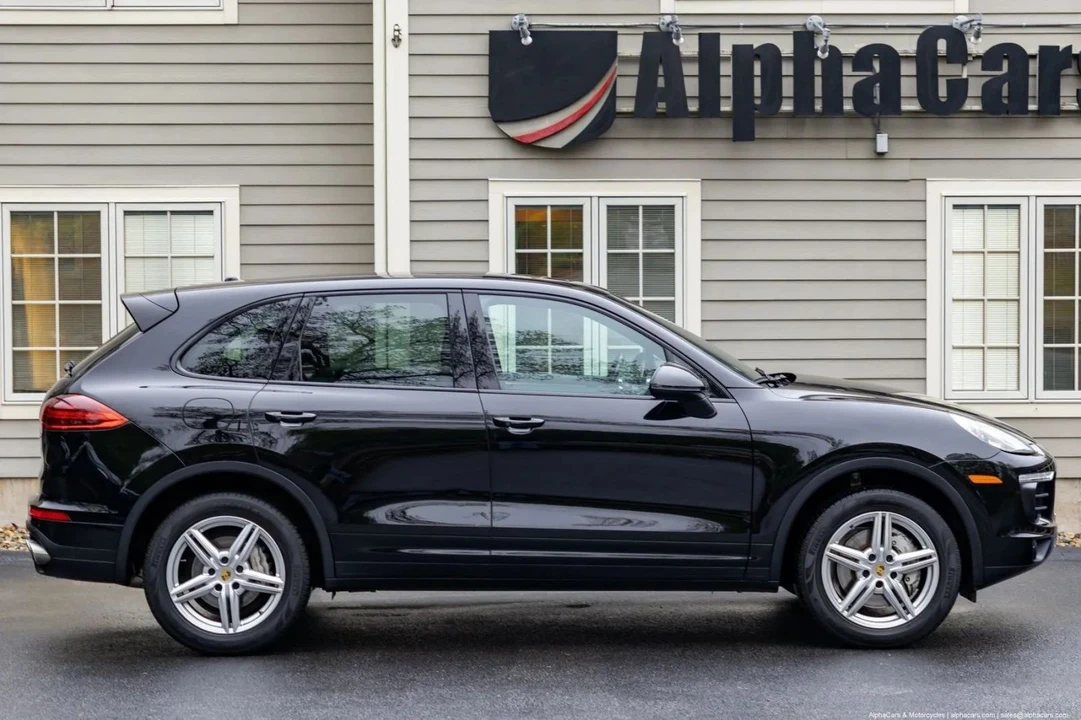 2015 Porsche 958 Cayenne S - Image 5 of 21