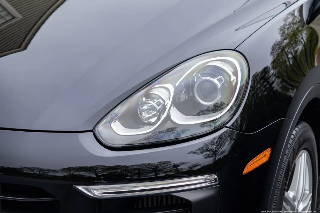 2015 Porsche 958 Cayenne S - Image 13 of 21