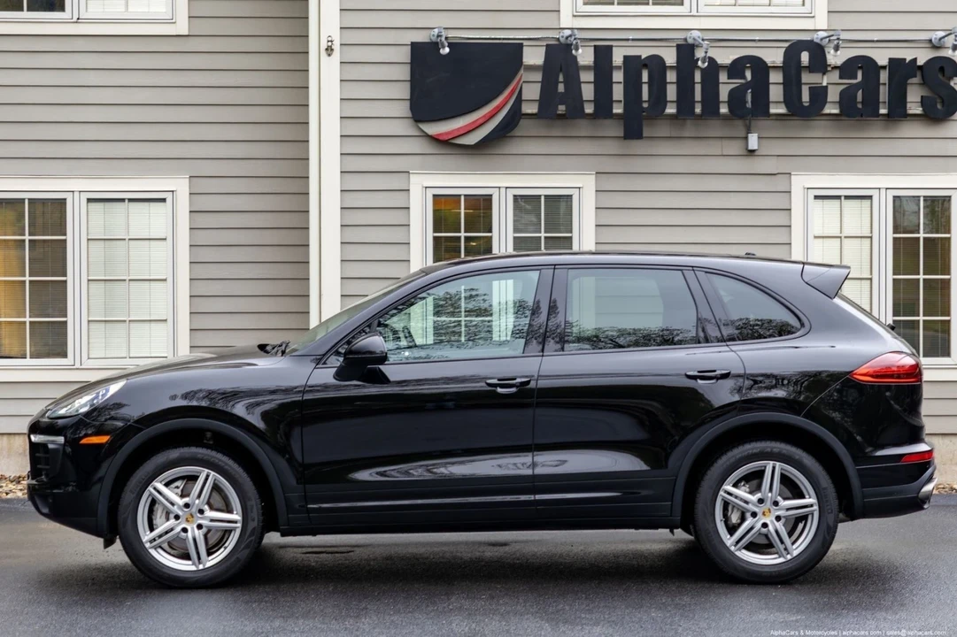 2015 Porsche 958 Cayenne S - Image 9 of 21