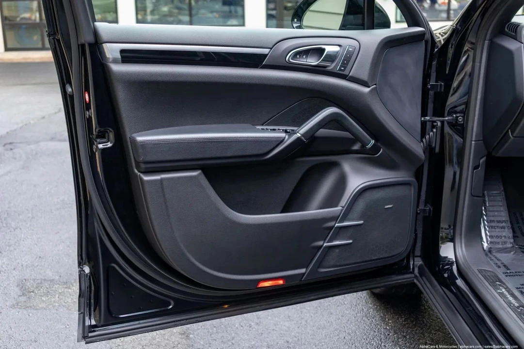 2015 Porsche 958 Cayenne S - Image 17 of 21