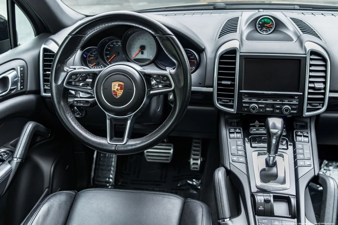 2015 Porsche 958 Cayenne S - Image 20 of 21