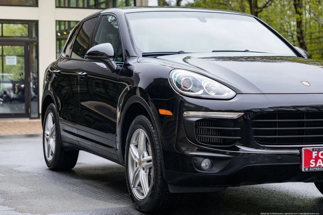 2015 Porsche 958 Cayenne S - Image 10 of 21