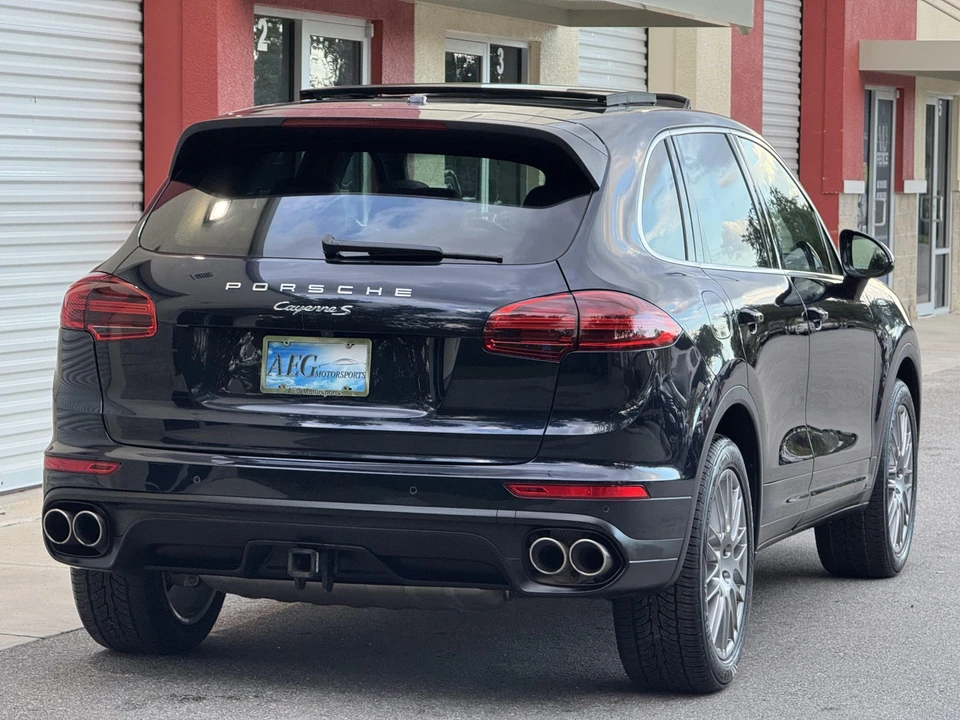 2015 Porsche 958 Cayenne S - Image 10 of 31
