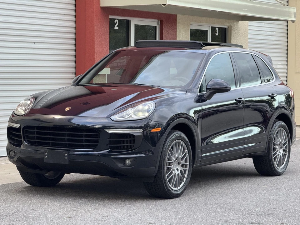 2015 Porsche 958 Cayenne S - Image 2 of 31