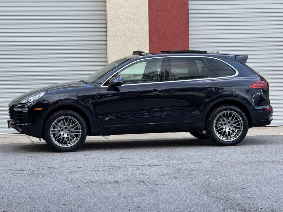 2015 Porsche 958 Cayenne S - Image 5 of 31