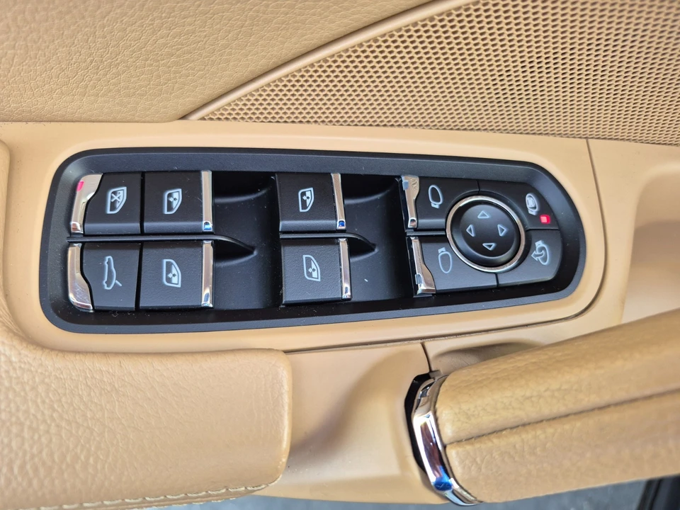 2015 Porsche 958 Cayenne S - Image 14 of 19