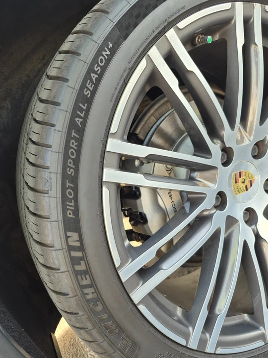 2015 Porsche 958 Cayenne S - Image 12 of 19