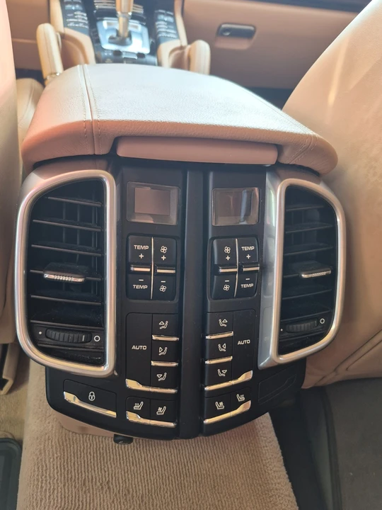2015 Porsche 958 Cayenne S - Image 13 of 19