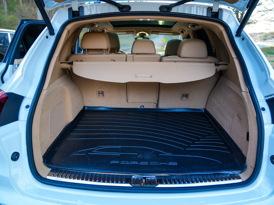 2015 Porsche 958 Cayenne S - Image 18 of 19