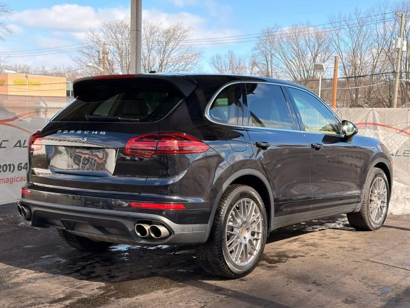 2015 Porsche 958 Cayenne S - Image 9 of 12