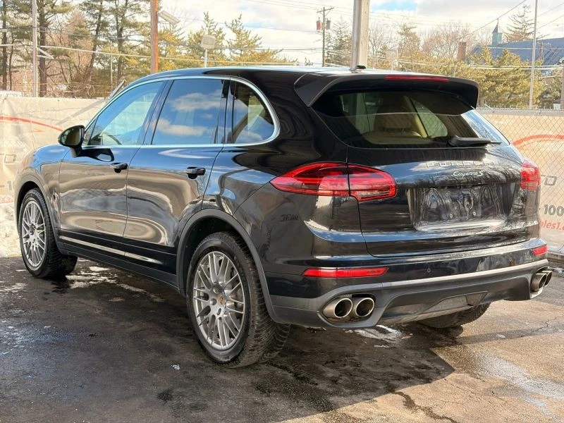 2015 Porsche 958 Cayenne S - Image 11 of 12