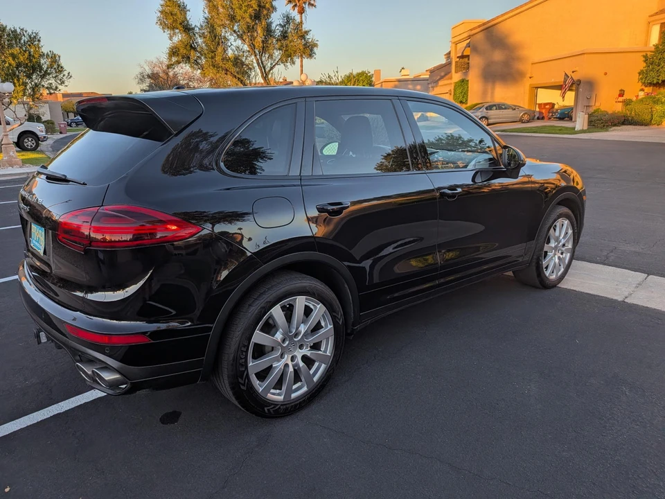 2015 Porsche 958 Cayenne S - Image 13 of 31