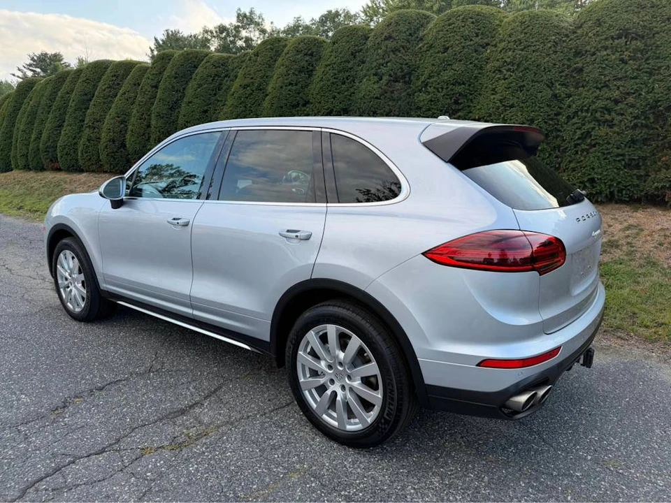 2015 Porsche 958 Cayenne S - Image 3 of 5