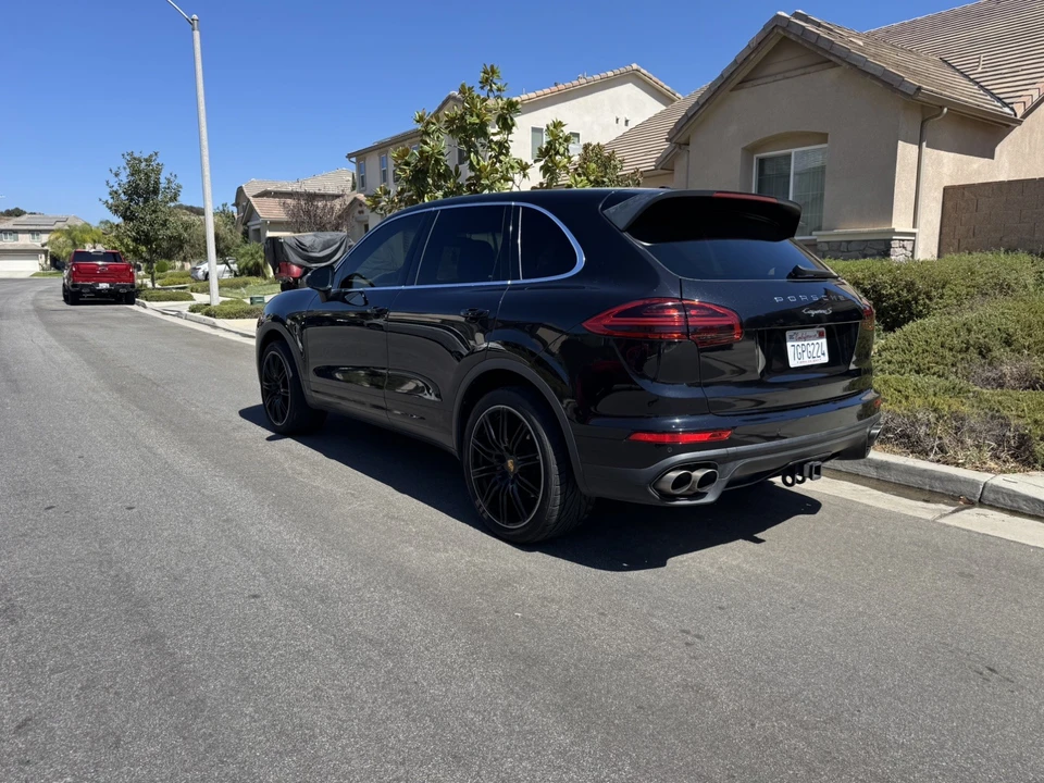 2015 Porsche 958 Cayenne S - Image 9 of 22