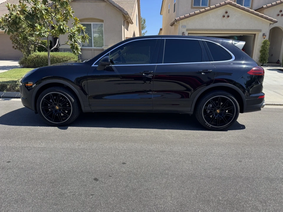2015 Porsche 958 Cayenne S - Image 13 of 22
