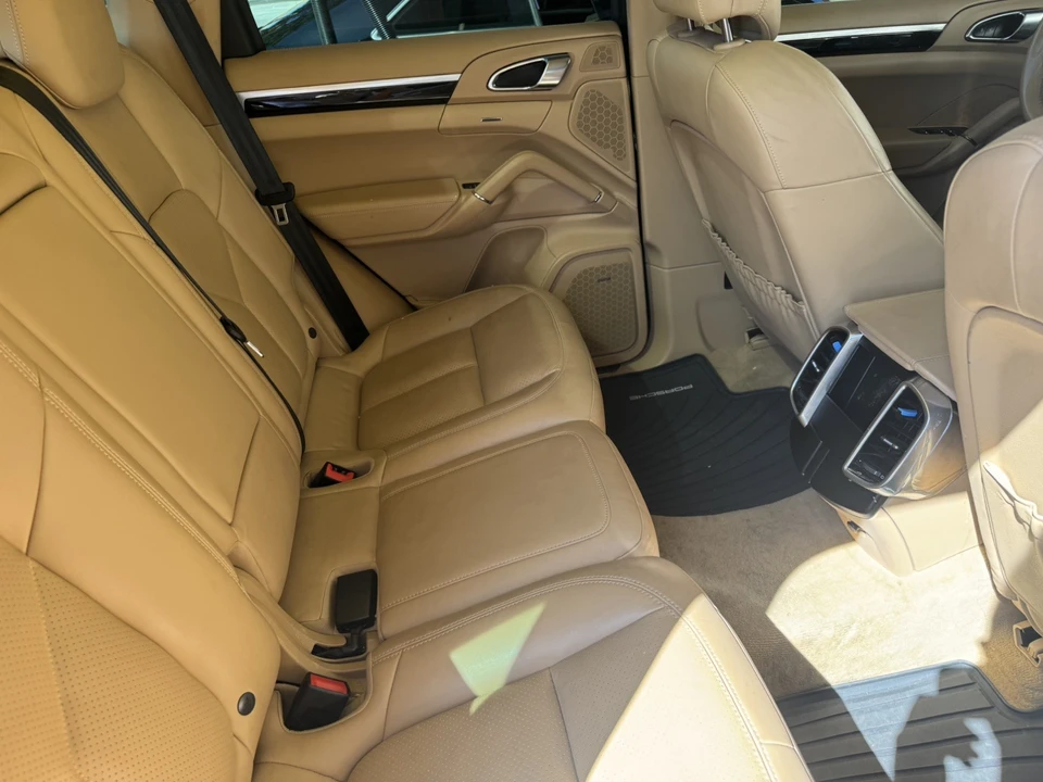 2015 Porsche 958 Cayenne S - Image 20 of 22