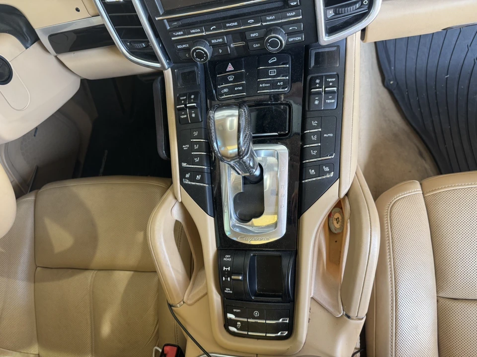 2015 Porsche 958 Cayenne S - Image 21 of 22