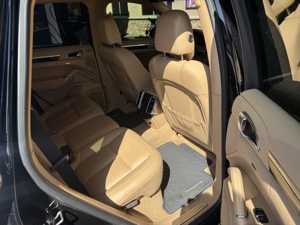 2015 Porsche 958 Cayenne S - Image 14 of 22