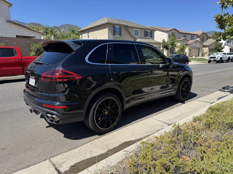 2015 Porsche 958 Cayenne S - Image 3 of 22