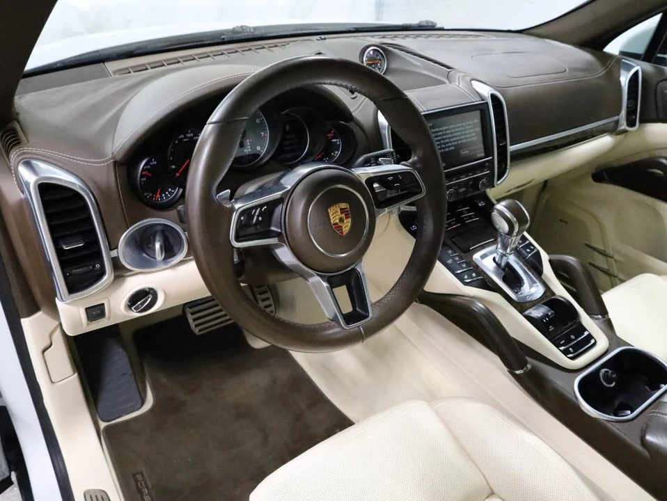 2015 Porsche 958 Cayenne S - Image 4 of 5
