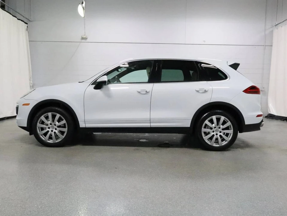 2015 Porsche 958 Cayenne S - Image 2 of 5