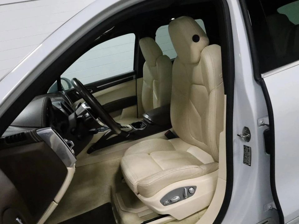 2015 Porsche 958 Cayenne S - Image 5 of 5
