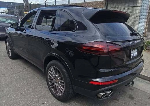 2015 Porsche 958 Cayenne S - Image 2 of 13