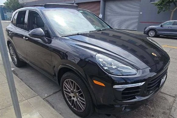 2015 Porsche 958 Cayenne S - Image 4 of 13