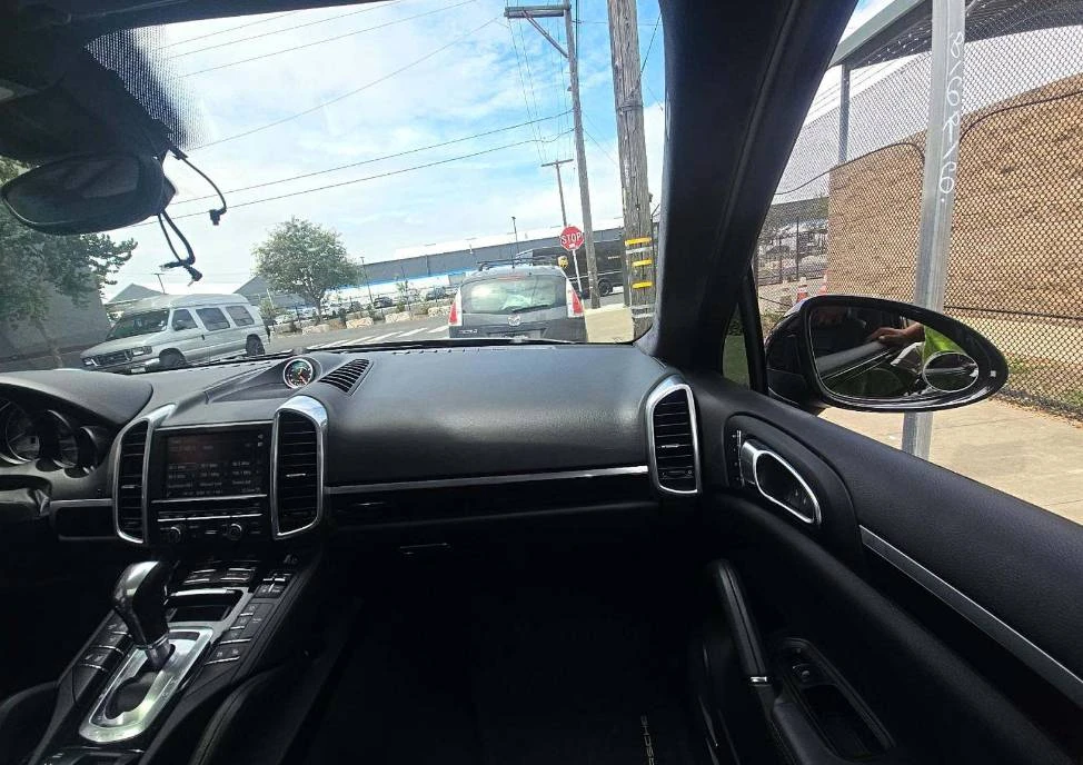 2015 Porsche 958 Cayenne S - Image 12 of 13
