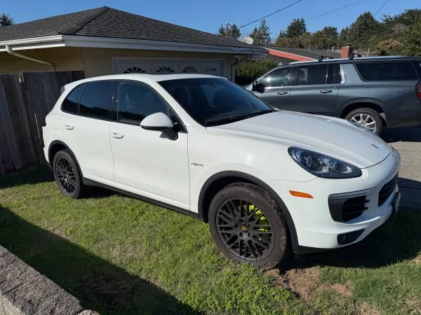 2015 Porsche 958 Cayenne - Image 2 of 13