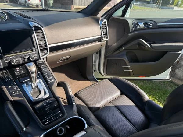 2015 Porsche 958 Cayenne - Image 13 of 13