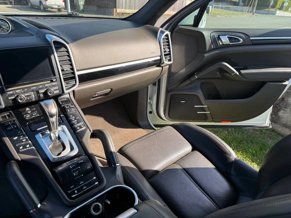 2015 Porsche 958 Cayenne - Image 11 of 11