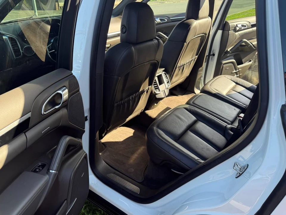2015 Porsche 958 Cayenne - Image 8 of 11