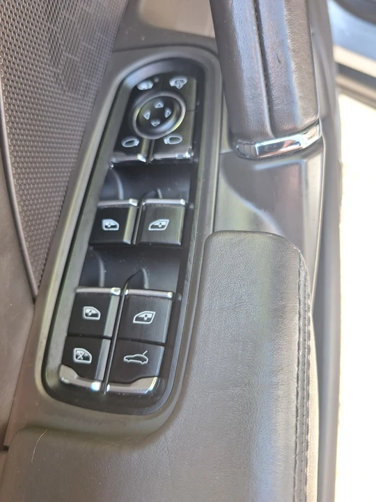 2015 Porsche 958 Cayenne Turbo - Image 23 of 24