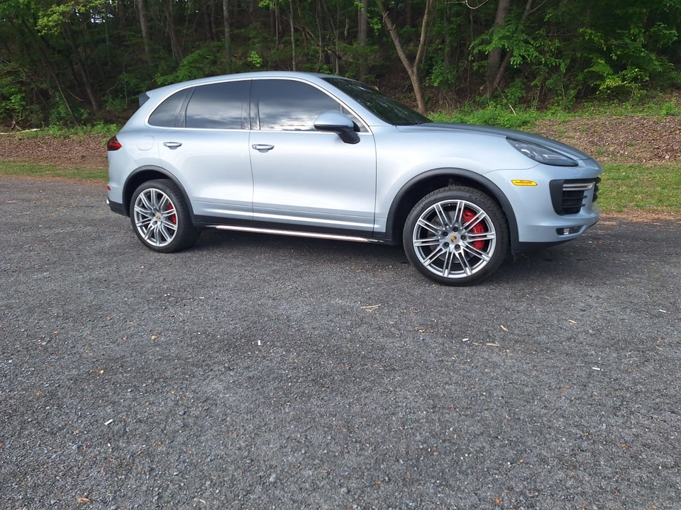 2015 Porsche 958 Cayenne Turbo - Image 10 of 24