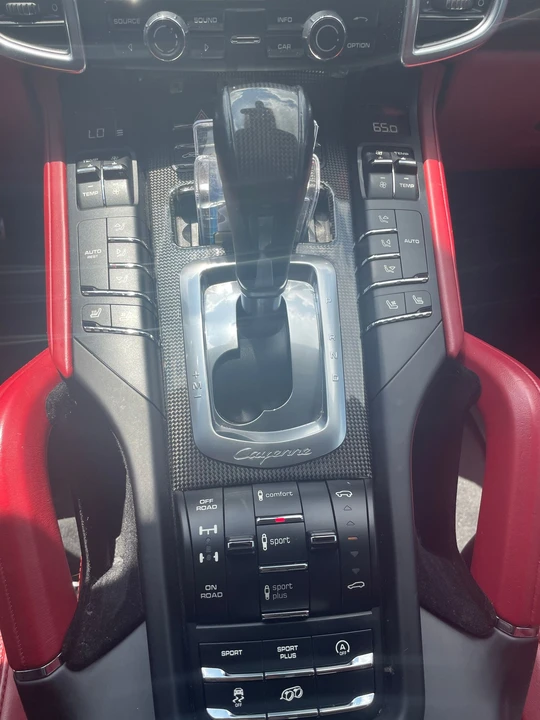 2015 Porsche 958 Cayenne Turbo - Image 11 of 15