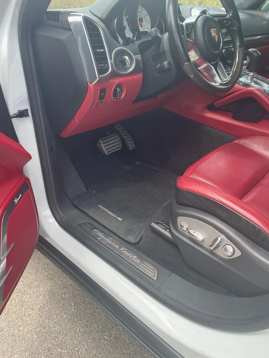2015 Porsche 958 Cayenne Turbo - Image 8 of 15