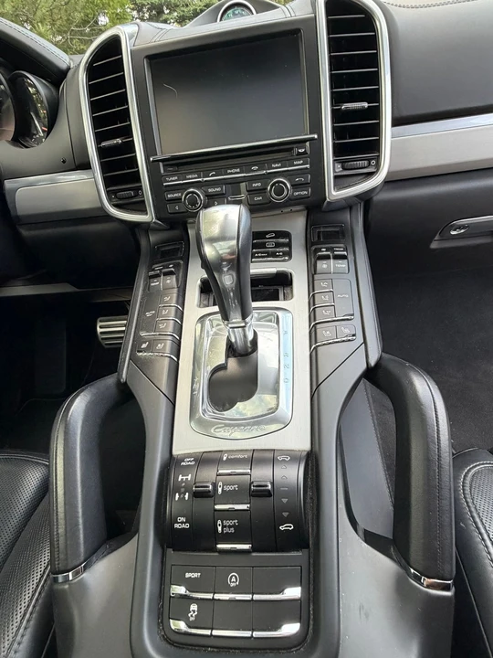 2015 Porsche 958 Cayenne Turbo - Image 13 of 25