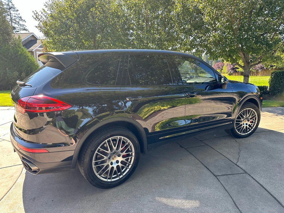 2015 Porsche 958 Cayenne Turbo - Image 2 of 9