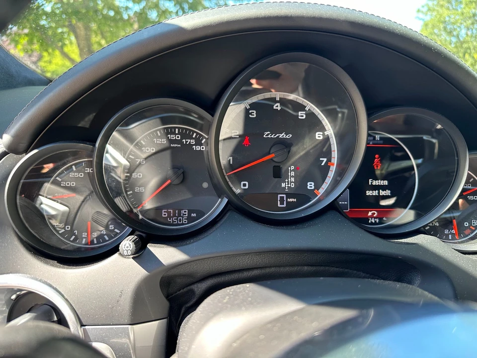 2015 Porsche 958 Cayenne Turbo - Image 9 of 9