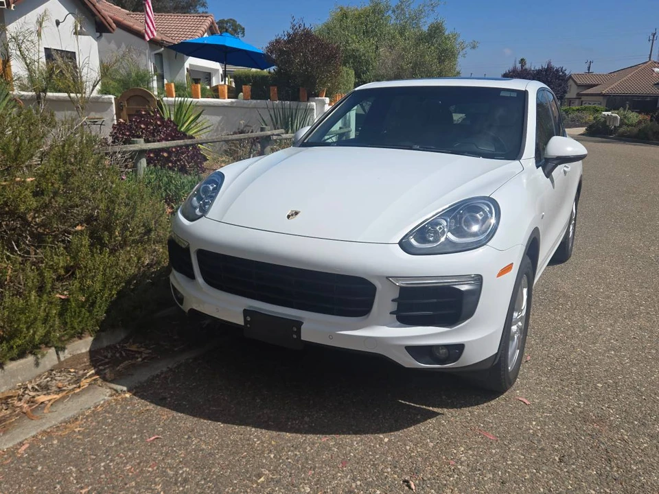 2015 Porsche 958 Cayenne Diesel - Image 2 of 15