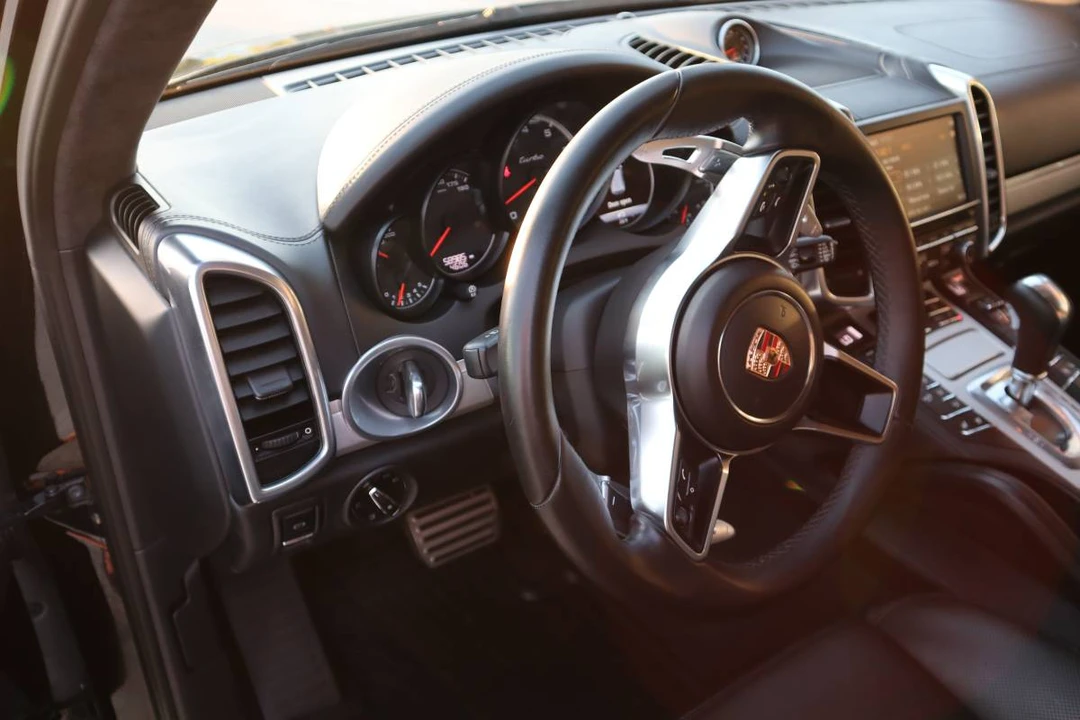 2015 Porsche 958 Cayenne Turbo - Image 12 of 24
