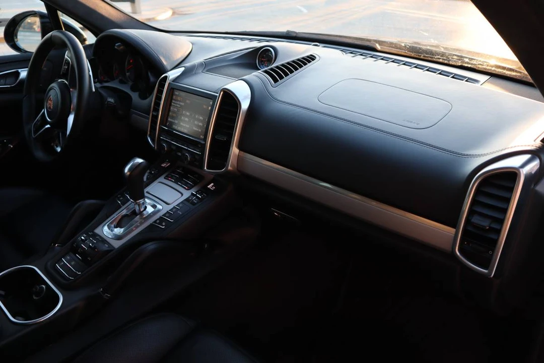 2015 Porsche 958 Cayenne Turbo - Image 16 of 24