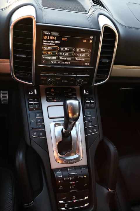 2015 Porsche 958 Cayenne Turbo - Image 13 of 24
